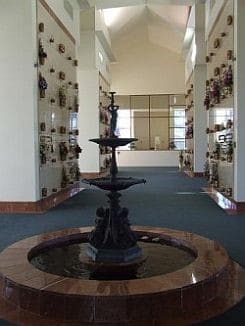 995907-Salisbury_Memorial_Park_Chapel__Mausoleum_(1)_(Mobile)